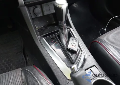 2017 Toyota Corolla Se Special Edition z USA, uszkodzony, nr VIN 5YFBURHE2HP630167